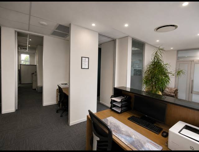 123M² OFFICE FOR SALE IN LONEHILL